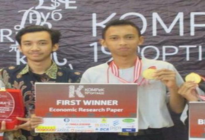 Madrasah Aliah Matholiul Anwar Juara Nasional Hattrick Karya Ilmiah